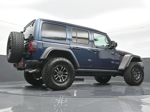 Used 2025 Jeep Wrangler Unlimited Rubicon w/ XTREMEE 35" Tire Package AWD/4WD image 25
