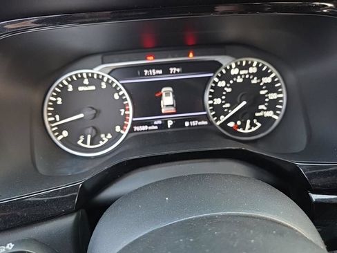 Used 2022 Nissan Pathfinder SV AWD/4WD image 10