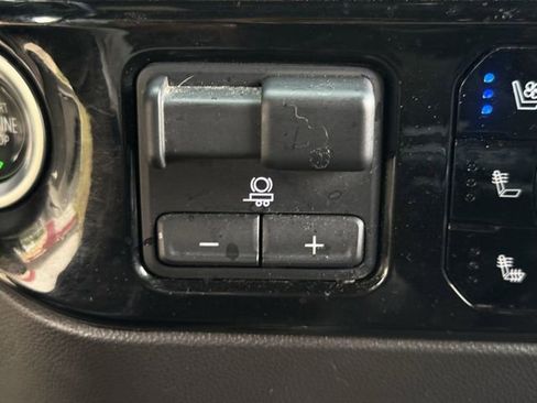 Used 2023 Chevrolet Silverado 1500 ZR2 w/ Technology Package image 23