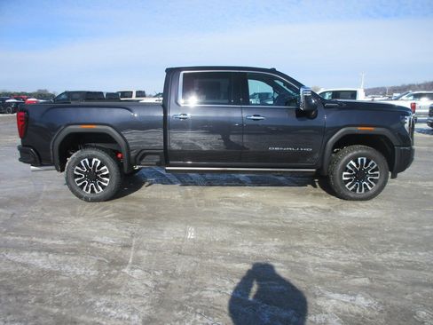 New 2026 GMC Sierra 2500 Denali Ultimate w/ Max Trailering Package image 3