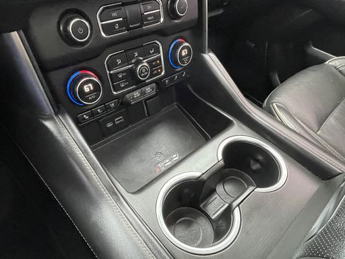 Used 2021 Chevrolet Tahoe Premier w/ Premium Package image 36