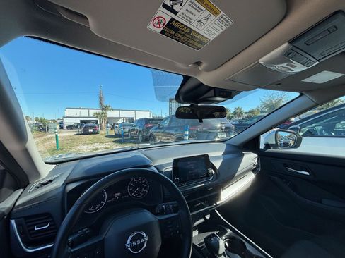 Used 2025 Nissan Rogue SV image 35