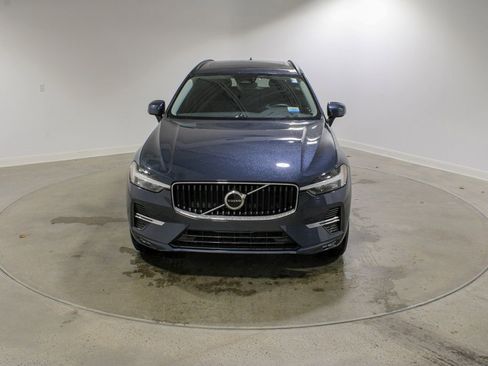 Used 2022 Volvo XC60 B5 Momentum image 8