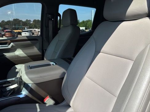 Used 2022 GMC Sierra 1500 SLT w/ SLT Premium Plus Package AWD/4WD image 10