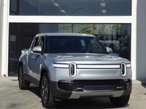 Used 2023 Rivian R1T Adventure image 8