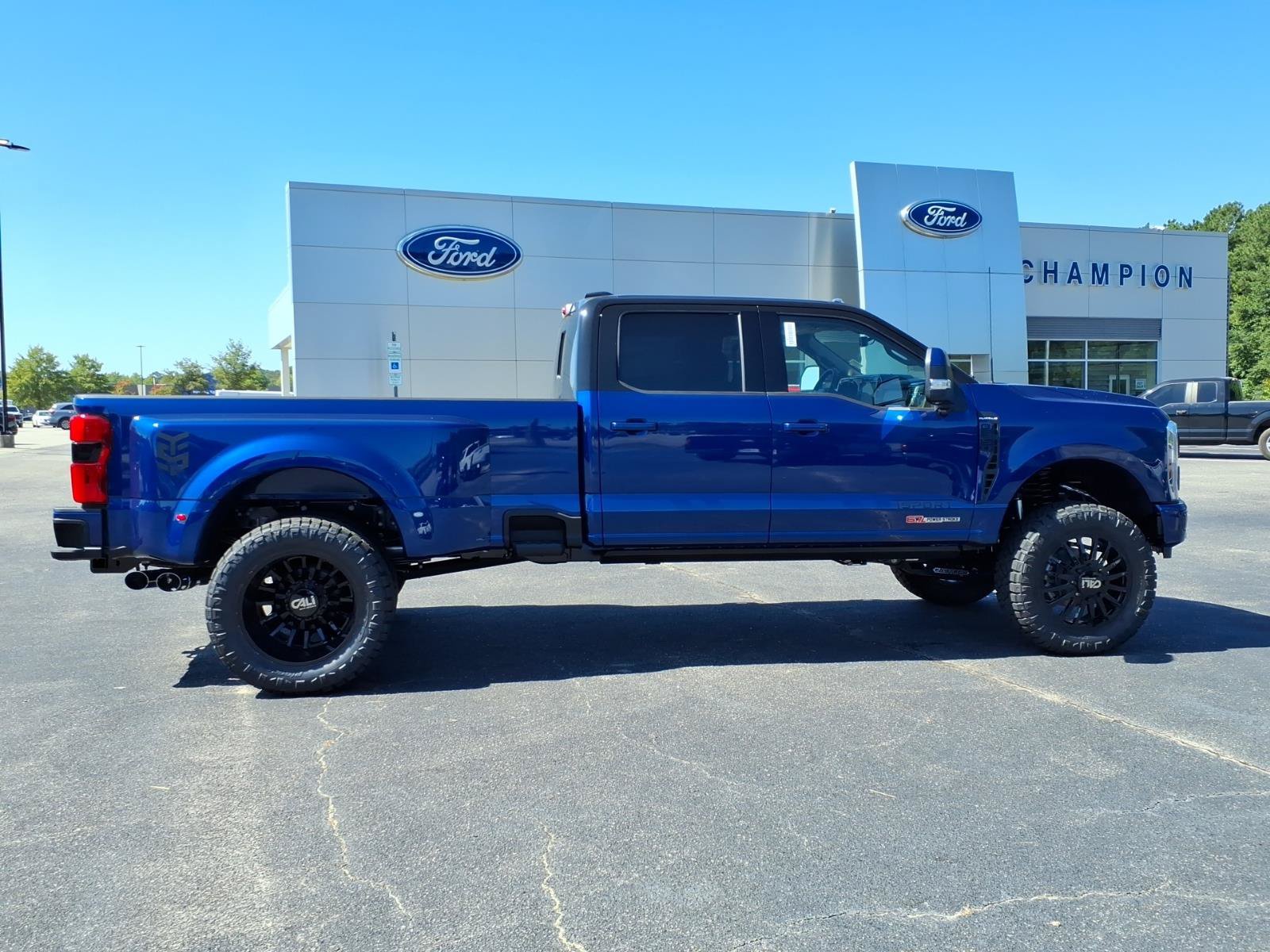New 2026 Ford F350 Platinum w/ Platinum Plus Package AWD/4WD image 26