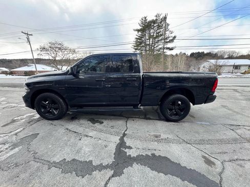 Used 2018 RAM 1500 Express w/ Black Ram 1500 Express Group image 5