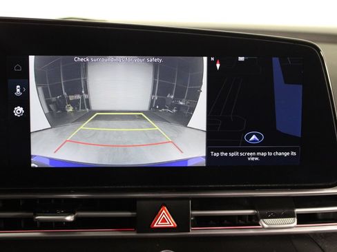Certified 2025 Hyundai Elantra SEL FWD image 31