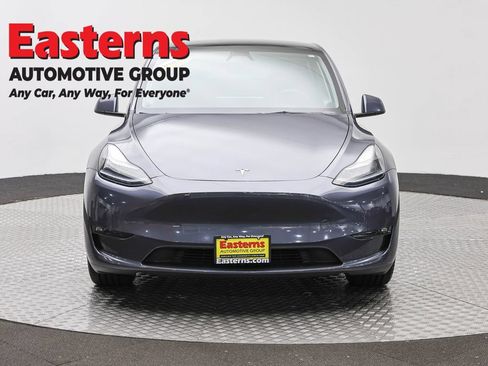 Used 2023 Tesla Model Y Long Range AWD/4WD image 2