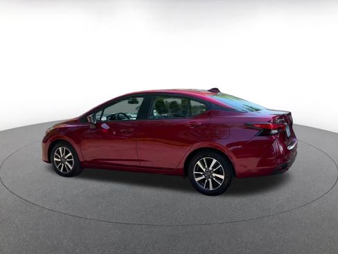 Used 2025 Nissan Versa SV image 9