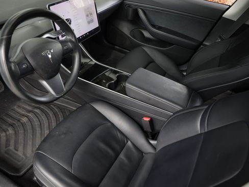 Used 2018 Tesla Model 3 Long Range RWD image 7