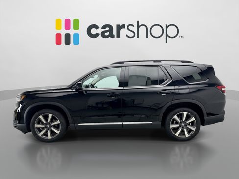 Used 2023 Honda Pilot Touring image 2
