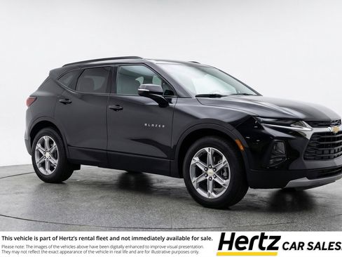 Used 2025 Chevrolet Blazer LT image 1