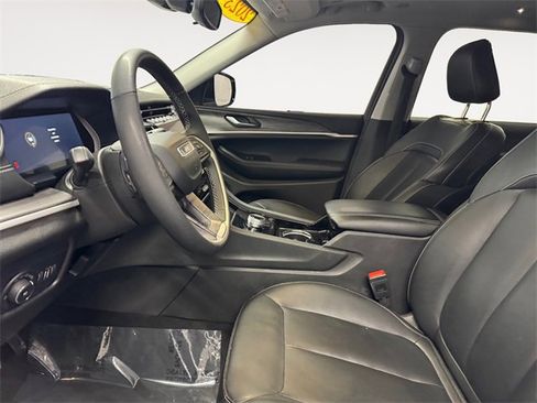 Used 2023 Jeep Grand Cherokee L Limited image 5