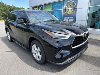 Used 2023 Toyota Highlander L FWD video 1
