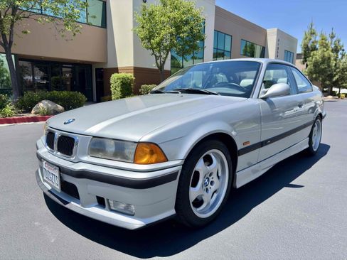 Used 1998 BMW M3 Coupe RWD image 4