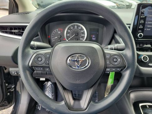 Used 2020 Toyota Corolla LE FWD image 22