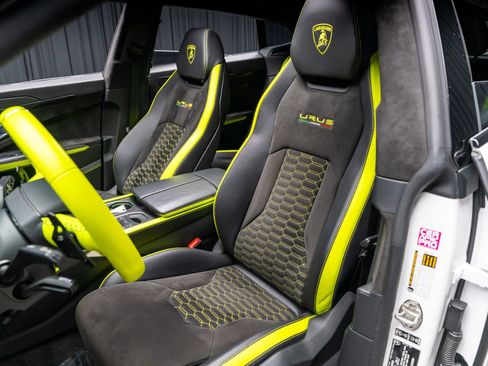 Used 2022 Lamborghini Urus image 47