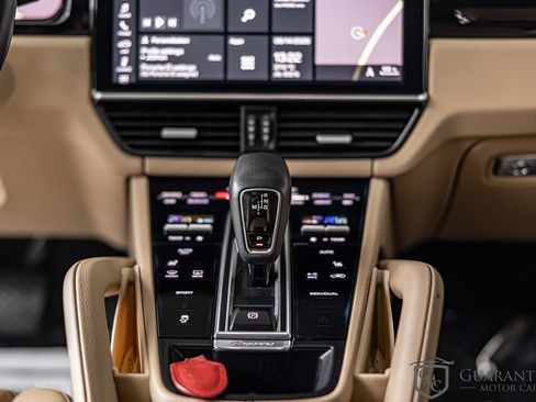 Used 2019 Porsche Cayenne AWD/4WD image 36