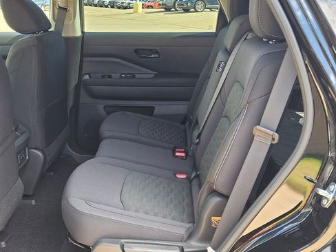 New 2026 Nissan Pathfinder SV image 17