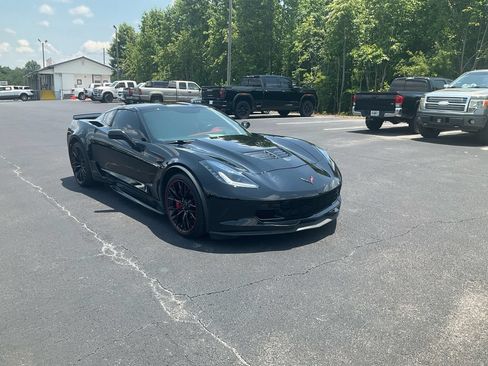 Used 2018 Chevrolet Corvette Z06 RWD image 3