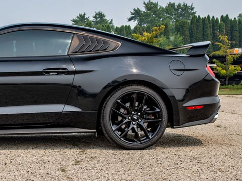Used 2015 Ford Mustang GT Premium RWD image 32