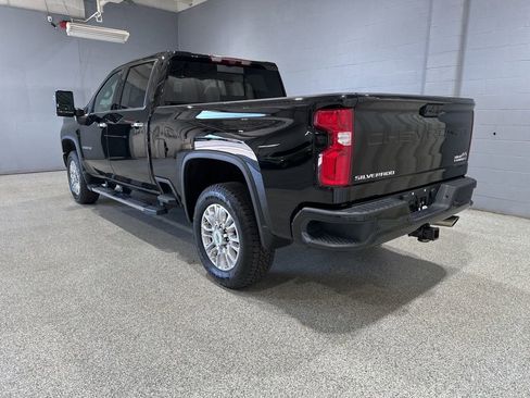 Used 2023 Chevrolet Silverado 2500 High Country w/ Z71 Off-Road Package AWD/4WD image 6