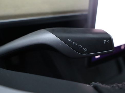 Used 2023 Tesla Model 3 Standard Range image 19