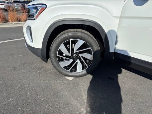 New 2026 Volkswagen Atlas SE image 25