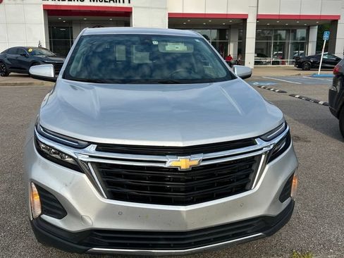 Used 2022 Chevrolet Equinox LT FWD image 2
