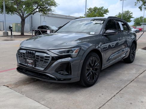 Used 2024 Audi Q8 e-tron Prestige w/ Prestige Package image 5