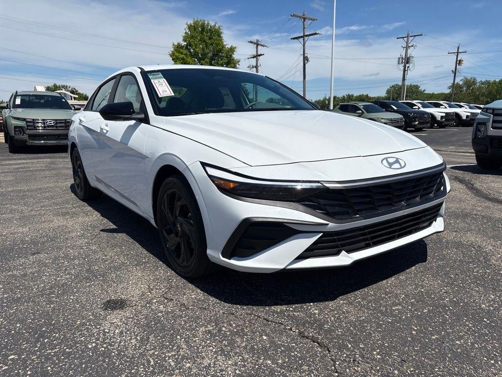 New 2026 Hyundai Elantra SEL FWD image 24