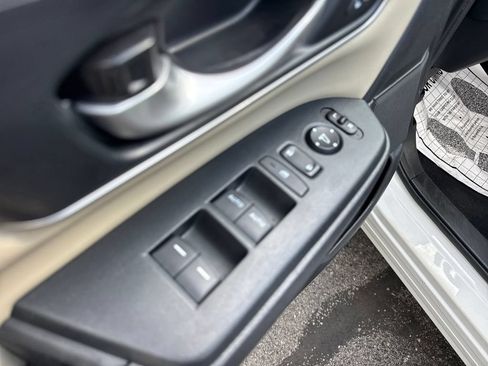 Used 2020 Honda CR-V Touring image 11