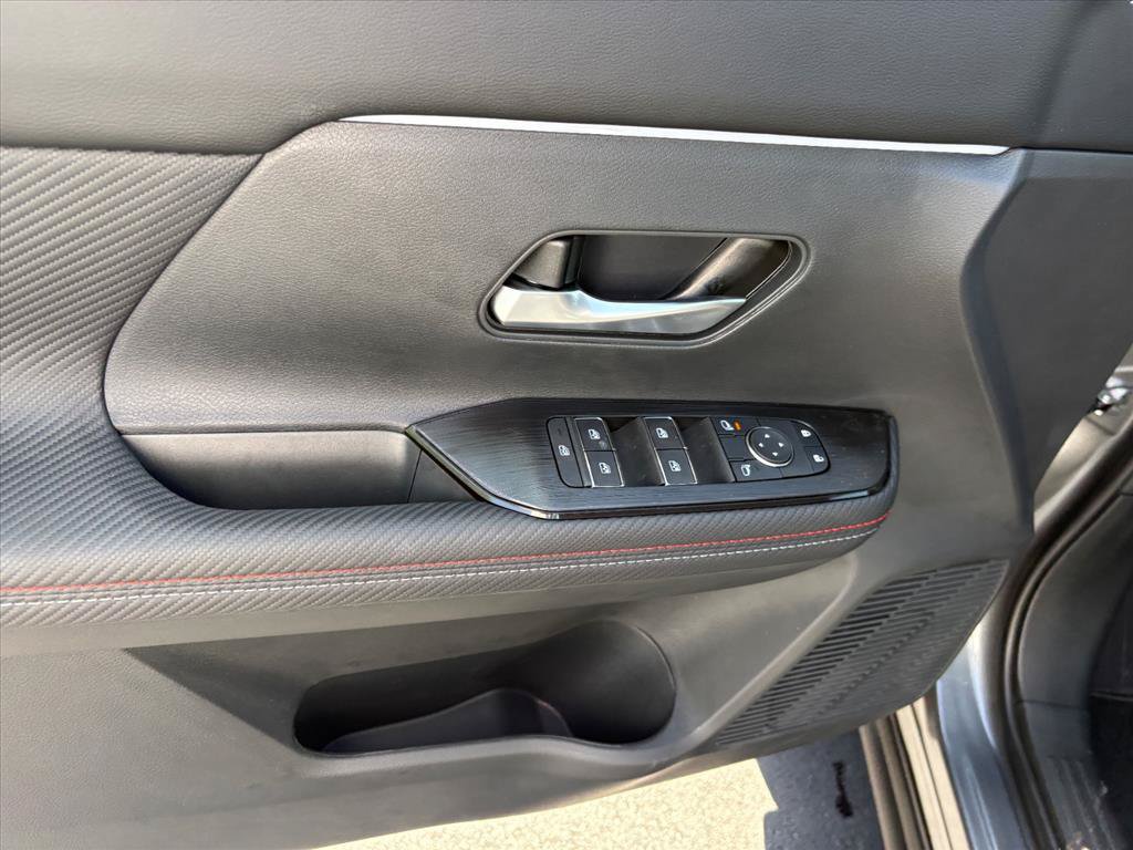 Used 2026 Nissan Kicks SR w/ Cold Weather Package AWD/4WD image 24