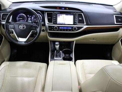 Used 2017 Toyota Highlander Limited Platinum AWD/4WD image 33