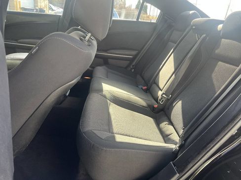 Used 2019 Dodge Charger SXT image 9
