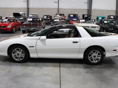 Used 1996 Chevrolet Camaro Z28 RWD image 27