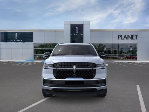 New 2025 Lincoln Navigator Reserve w/ Jet Appearance Package AWD/4WD image 6