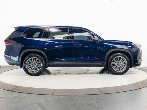 Certified 2025 Toyota Grand Highlander AWD image 14