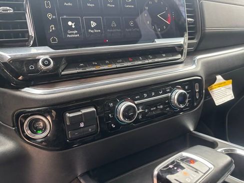 Used 2024 GMC Sierra 1500 SLT w/ SLT Premium Plus Package AWD/4WD image 20