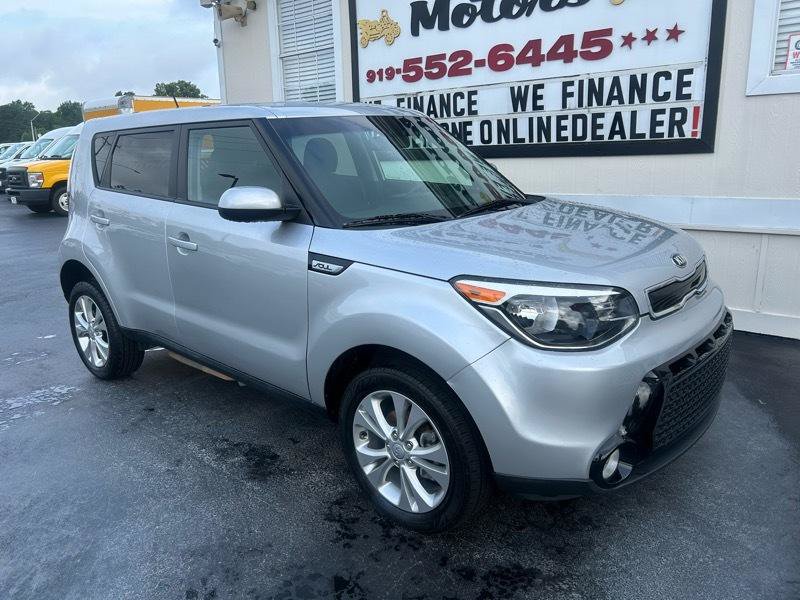 Used 2016 Kia Soul + FWD image 2
