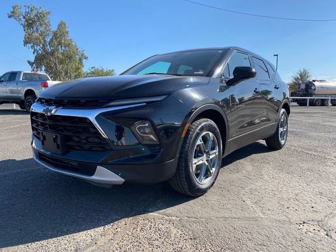 Used 2023 Chevrolet Blazer LT w/ LPO, Floor Liner Package FWD image 2