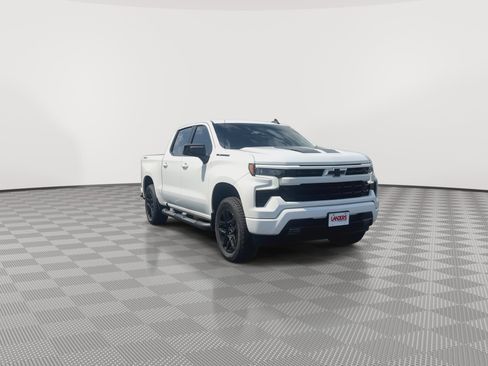 Certified 2023 Chevrolet Silverado 1500 RST w/ Rally Edition AWD/4WD image 3