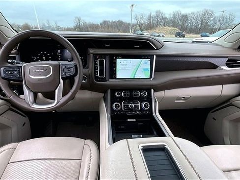 Used 2023 GMC Yukon Denali image 7