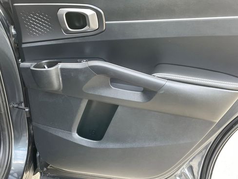 Used 2024 Kia Sorento S image 16