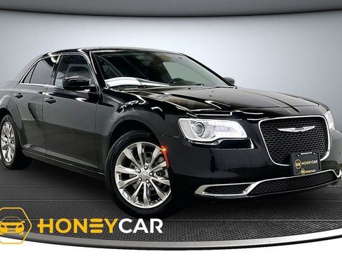 Used 2023 Chrysler 300 Touring AWD/4WD image 1