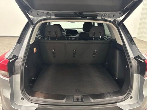 Used 2025 Chevrolet TrailBlazer LT w/ Convenience Package FWD image 8