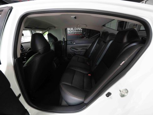 Used 2022 Nissan Altima 2.5 SR FWD image 23