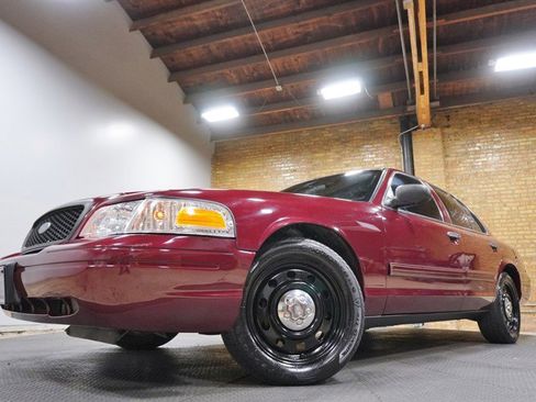 Used 2010 Ford Crown Victoria Police Interceptor RWD image 3