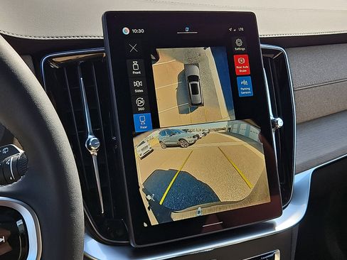 New 2026 Volvo XC90 B6 Ultra w/ Protection Package Premier AWD/4WD image 17